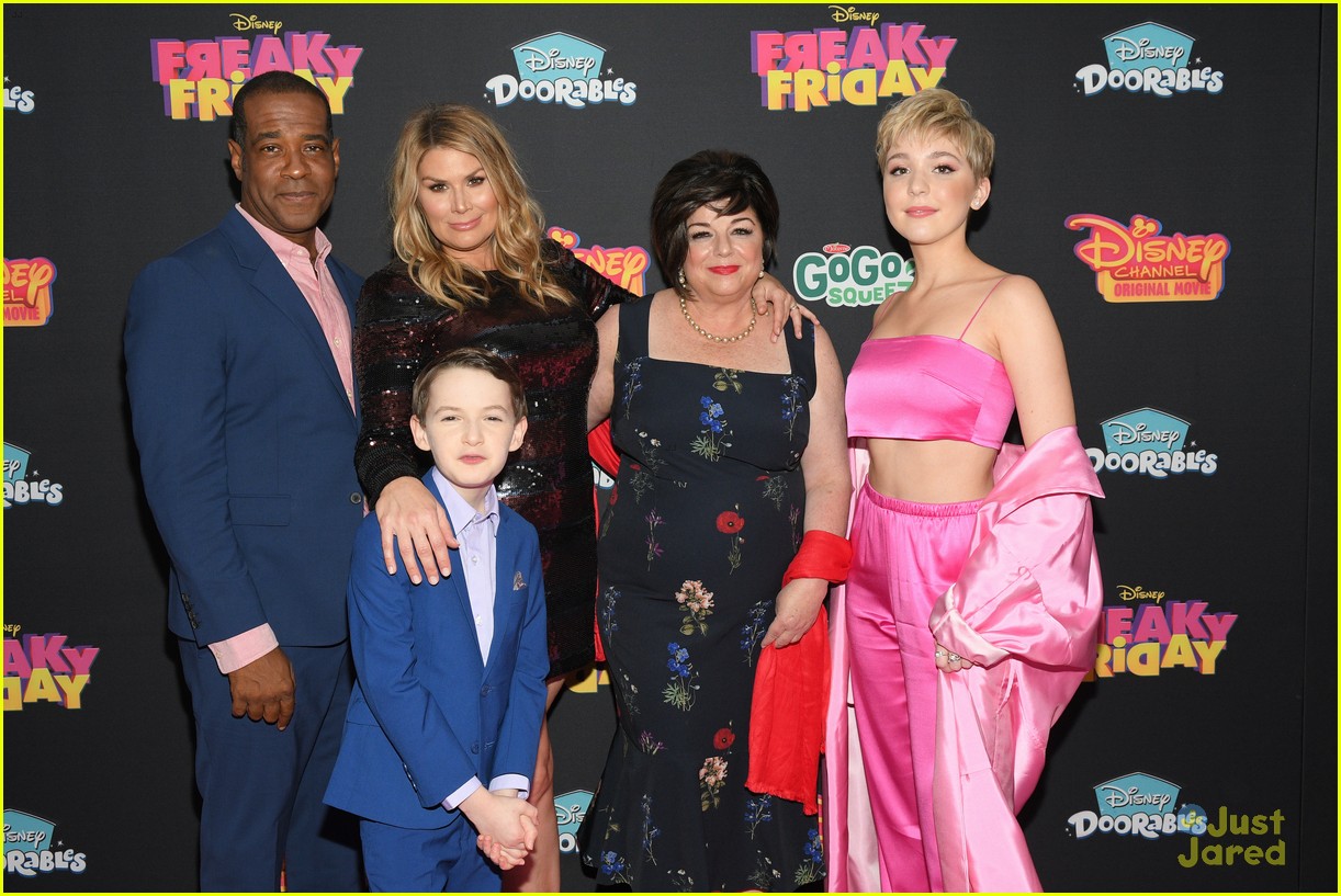 Cozi Zuehlsdorff Gets Support From Sofia Wylie & Sky Katz at 'Freaky