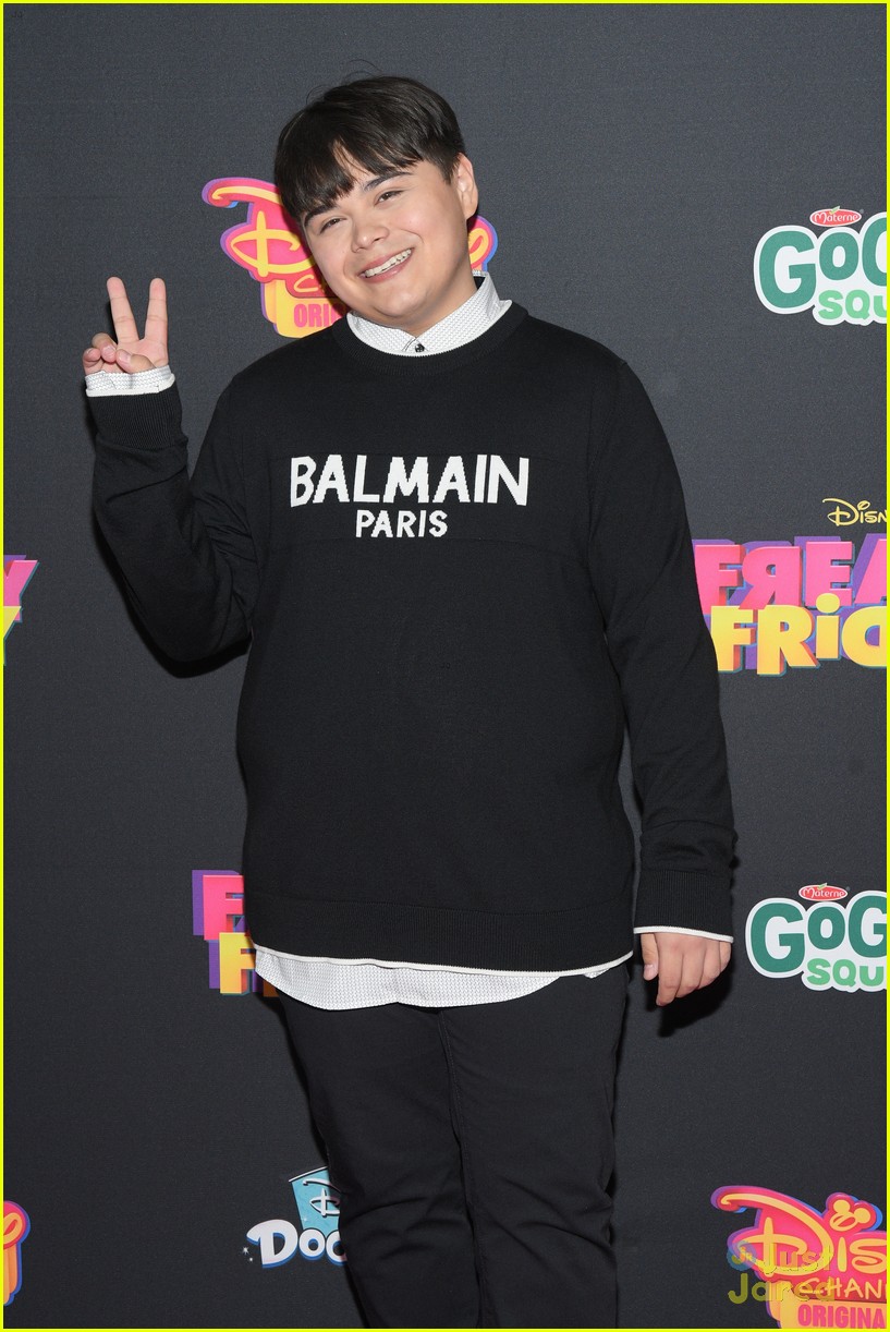 Cozi Zuehlsdorff Gets Support From Sofia Wylie & Sky Katz at 'Freaky