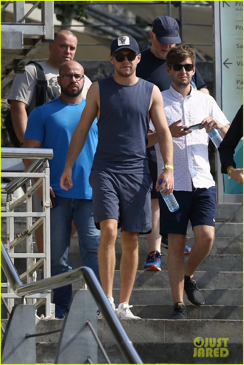 niall horan takes in the views at sugarloaf mountain in rio de janeiro 04