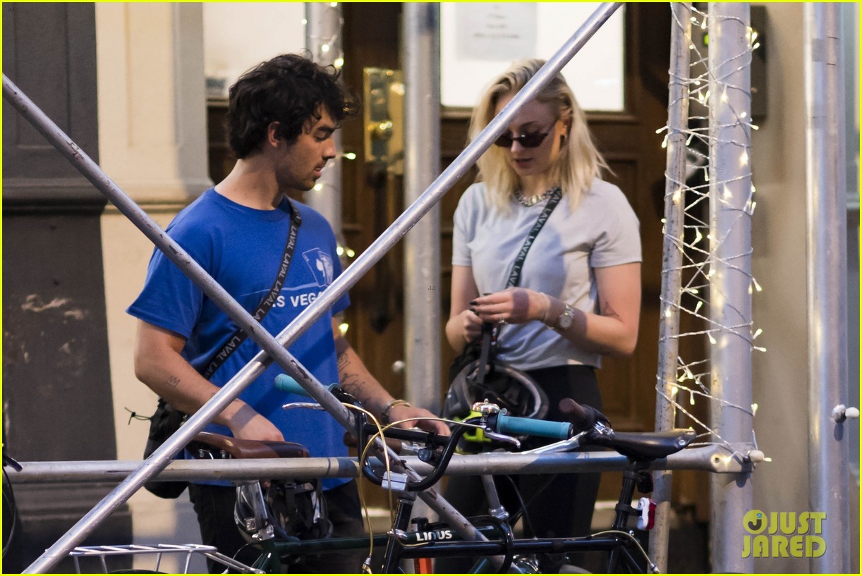 Joe Jonas And Sophie Turner Ride Their Bikes Home After Getting Tattoos Photo 1173929 Photo 