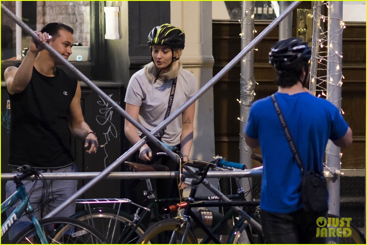 Full Sized Photo of joe jonas sophie turner bike ride 22 | Joe Jonas
