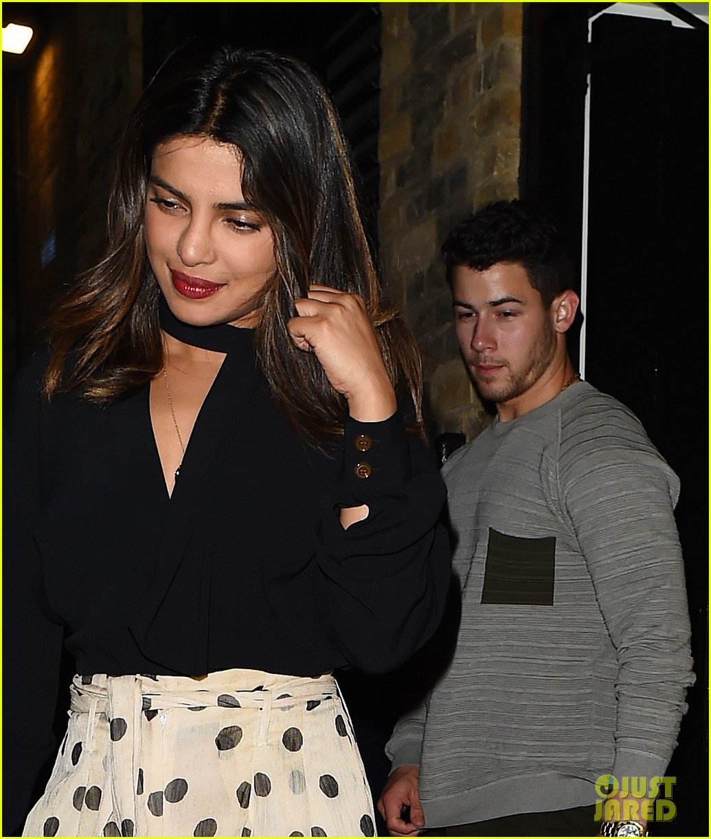 Full Sized Photo of nick jonas priyanka chopra dinner date london 10