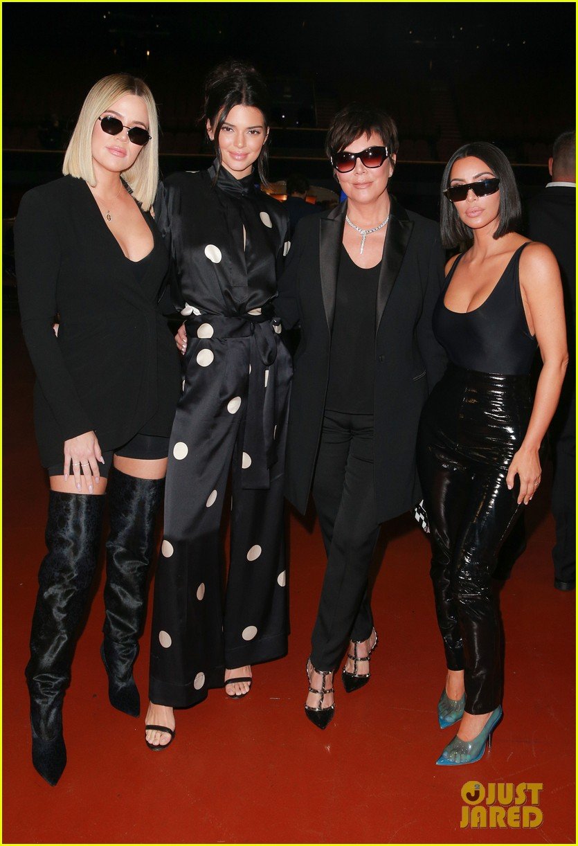 Kendall Jenner Plays In a Poker Tournament for Charity! | Photo 1175584