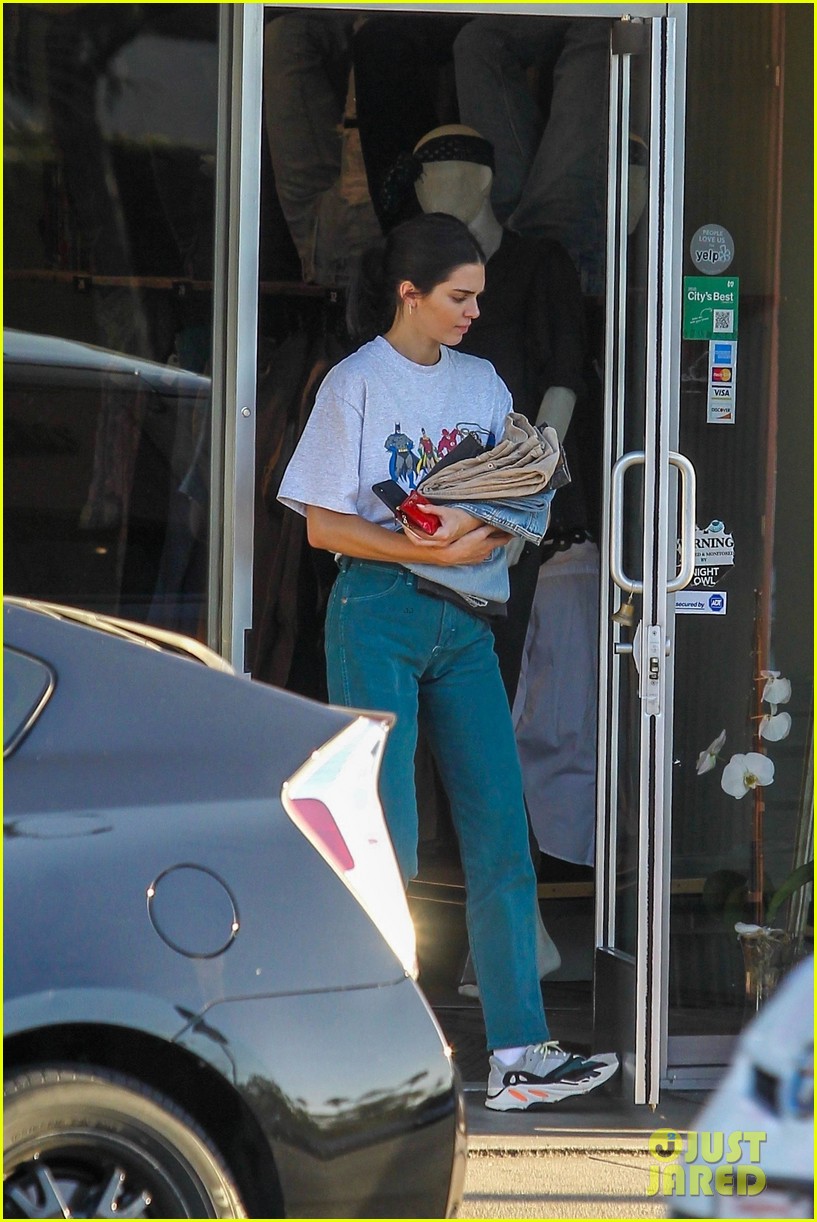 kendall jenner has a super hero outing 04