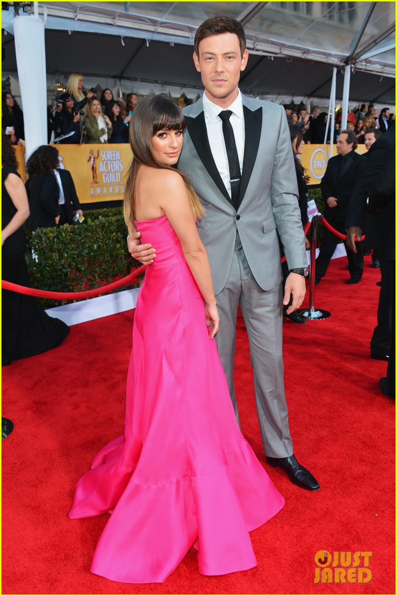 lea michele pays tribute to cory monteith 03