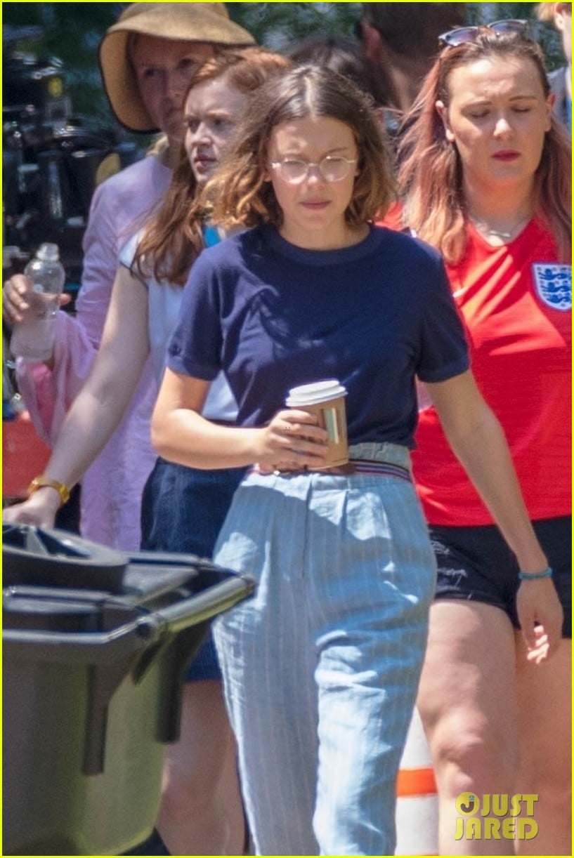millie bobby brown sadie sink filming stranger things 09