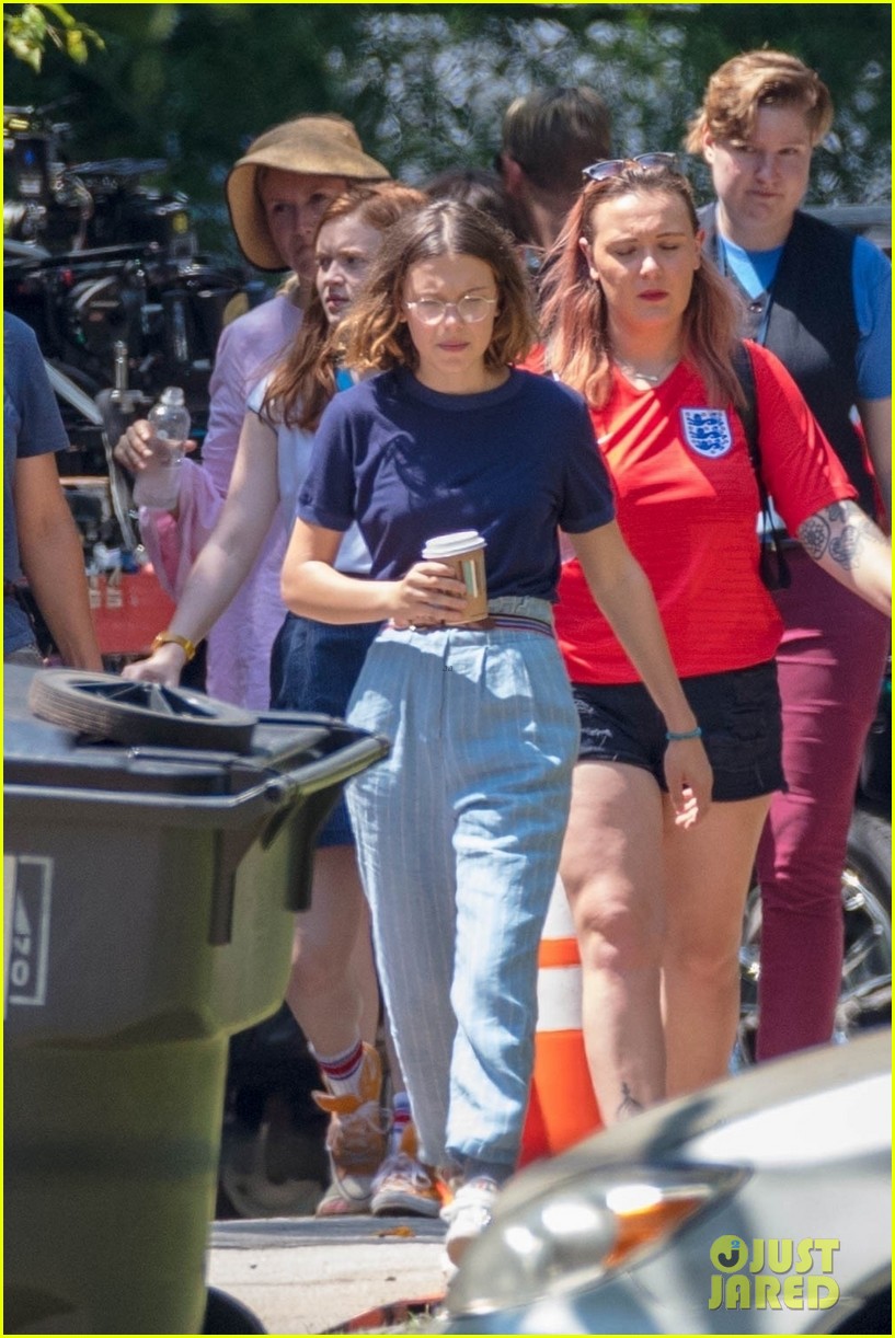 millie bobby brown sadie sink filming stranger things 16