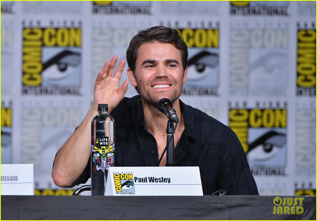 Paul Wesley Talks About 'Tell Me a Story' at ComicCon! Photo 1173481