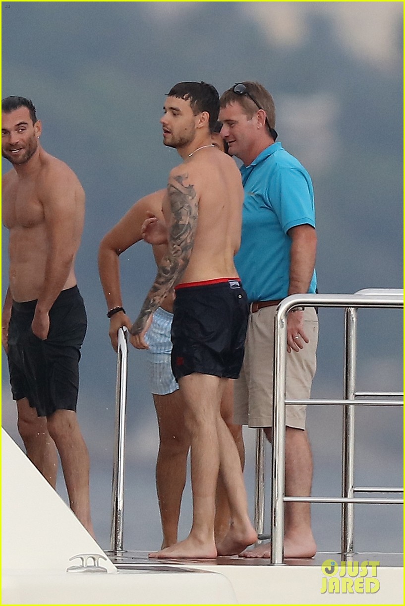 Full Sized Photo Of Liam Payne Dances Works Out While Shirtless On A Yacht 12 Liam Paynes 