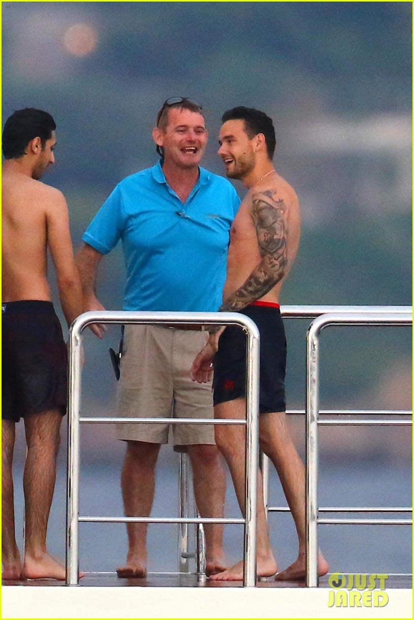 Full Sized Photo Of Liam Payne Dances Works Out While Shirtless On A Yacht 89 Liam Paynes 8495