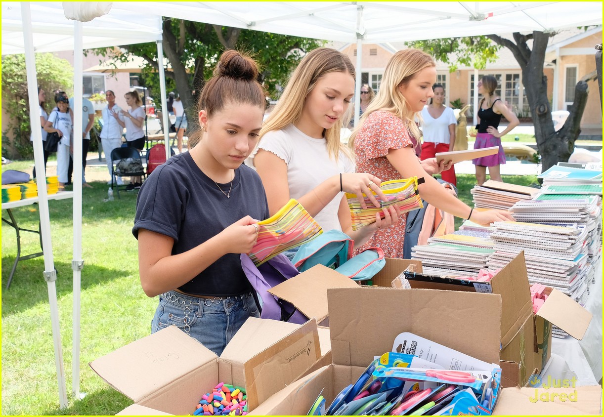Maddie & Mackenzie Ziegler Pack 750 Backpacks For LA Foster Care Kids