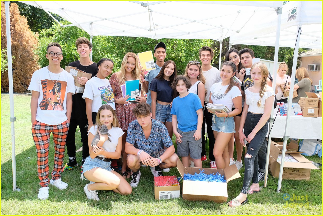 Maddie & Mackenzie Ziegler Pack 750 Backpacks For LA Foster Care Kids