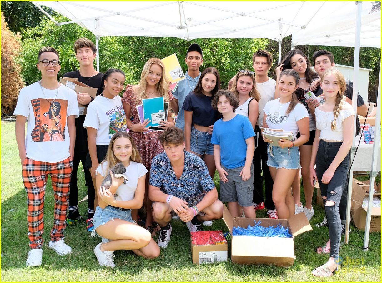 Maddie & Mackenzie Ziegler Pack 750 Backpacks For LA Foster Care Kids