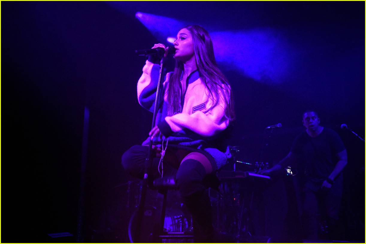 Ariana Grande Hits the Stage for Intimate 'Sweetener Sessions' Show in ...