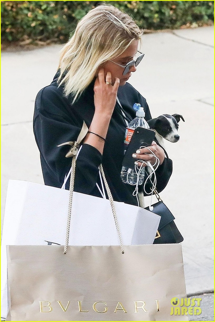 Full Sized Photo of cara delevigne ashley benson shopping trip 01