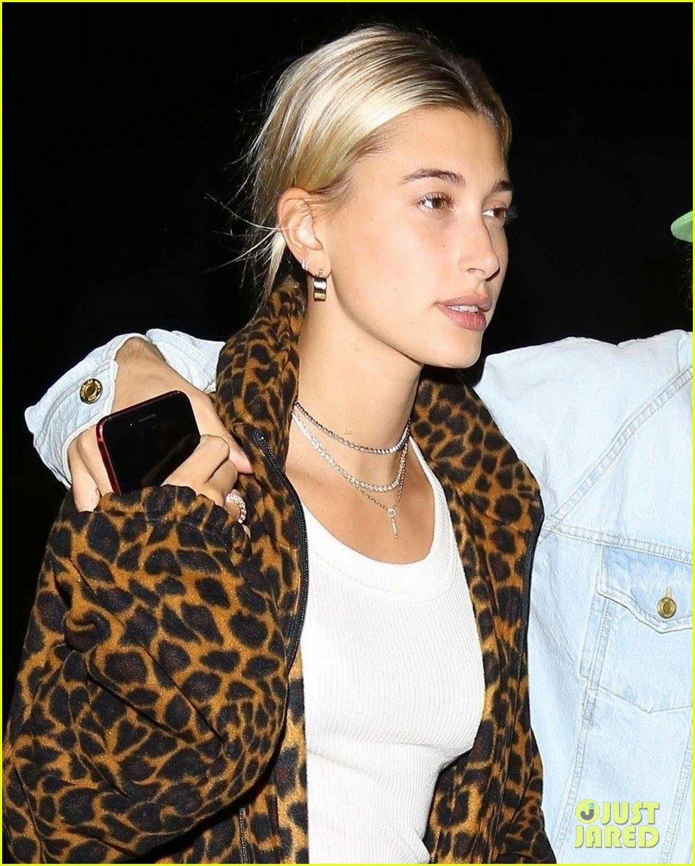 Justin Bieber & Hailey Baldwin Dine at Japanese Restaurant | Photo ...