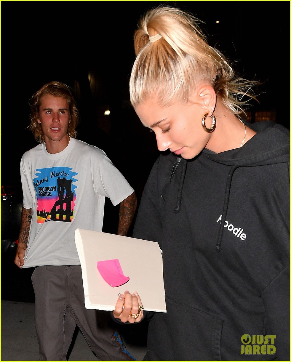 Justin Bieber Attends Church Service with Fiancee Hailey Baldwin ...