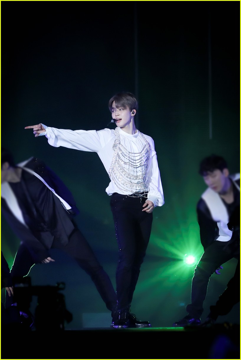 bts seoul love yourself tour 2018 02