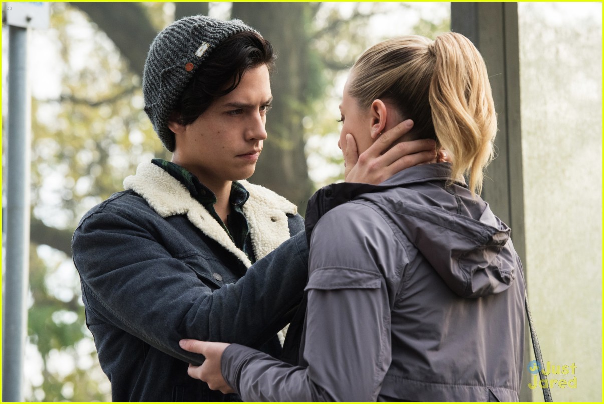 Bughead Are Pretty Solid During Season Of Riverdale For Now At Least Photo