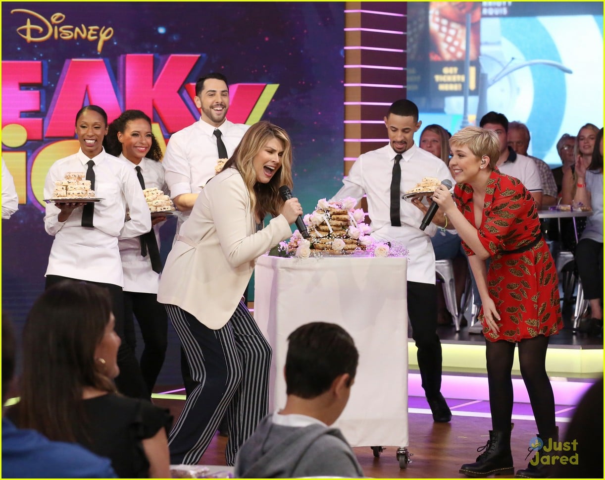 Full Sized Photo of cozi zuehlsdorff performs ff gma 07 | Cozi