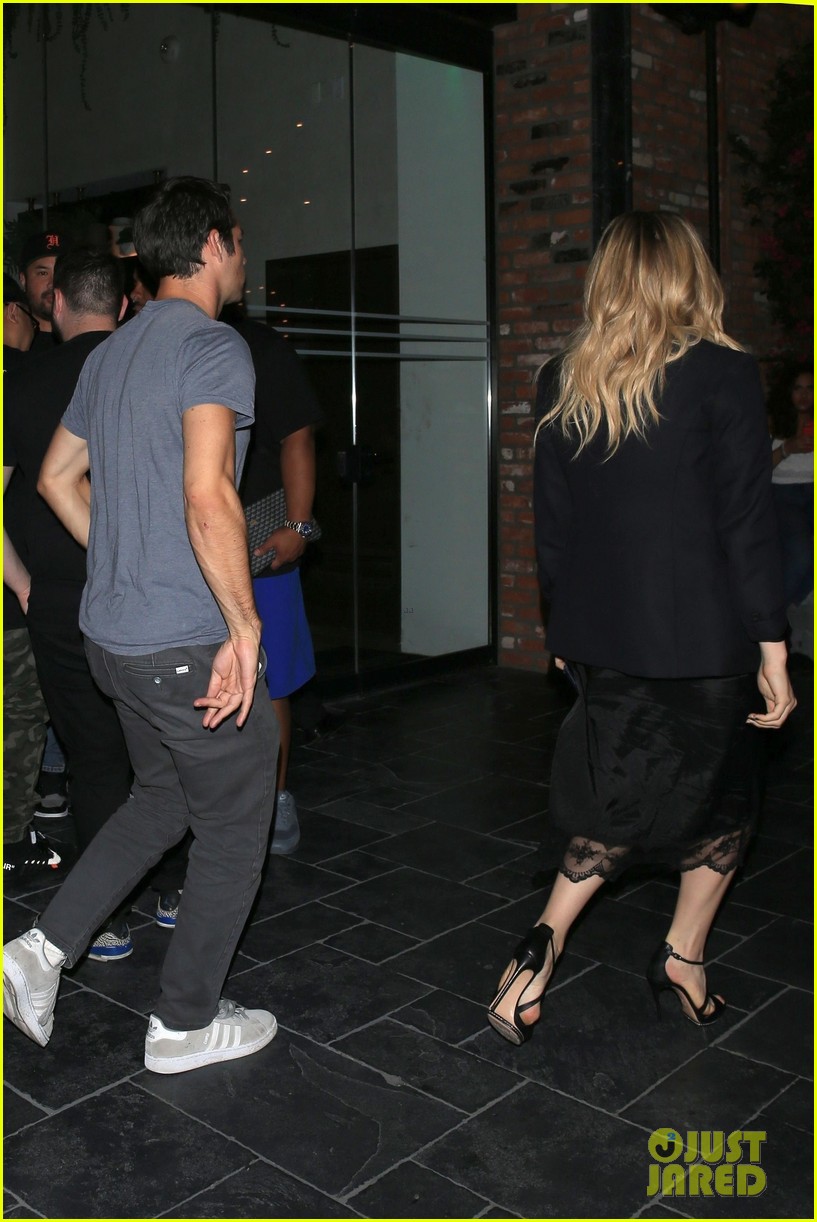 Chloe Moretz & Dylan O'Brien Grab Dinner with Friends Photo 1177164