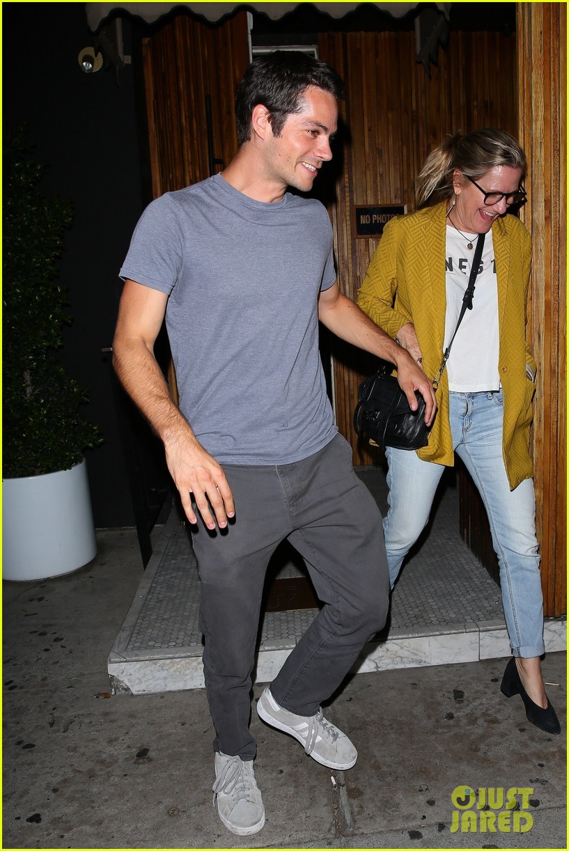 Full Sized Photo of dylan obrien chloe moretz hang out 29 Chloe