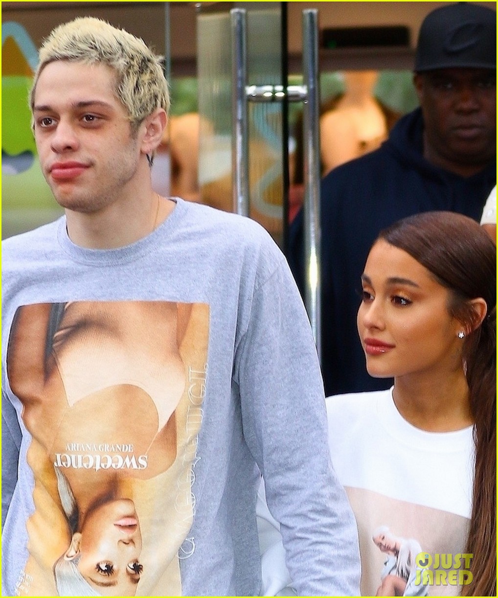 Ariana Grande's Fiance Pete Davidson Wears Her Merch! Photo 1180198