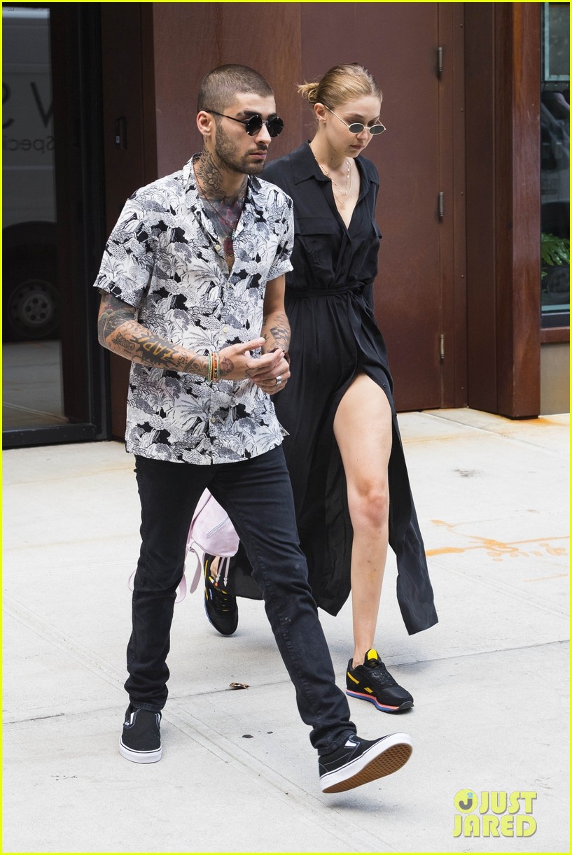 Gigi Hadid Wears Love For Zayn Malik Around Her Neck Photo 1176793 Photo Gallery Just 