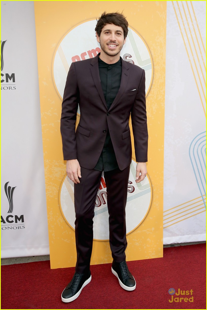kelsea ballerini morgan evans surprise acm honors 12