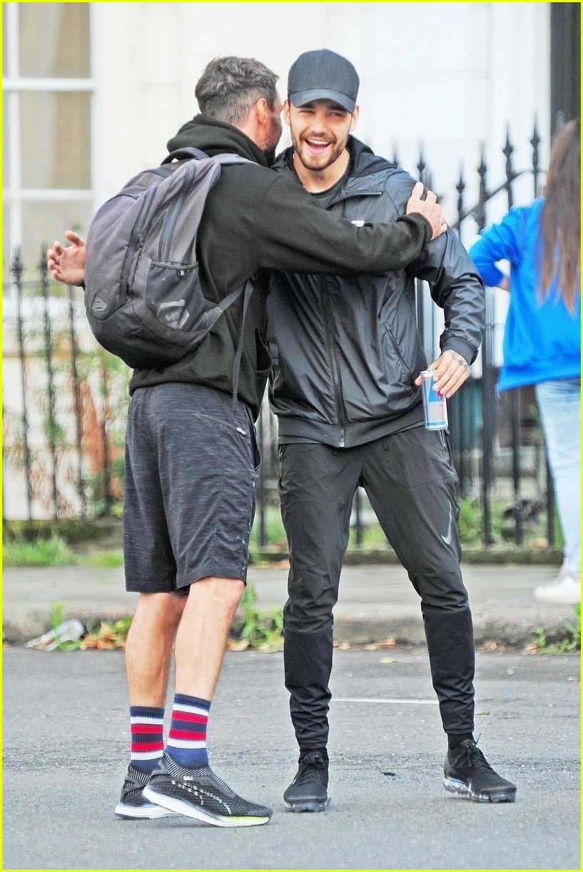 Full Sized Photo of liam payne fans august 2018 london 01 Liam Payne