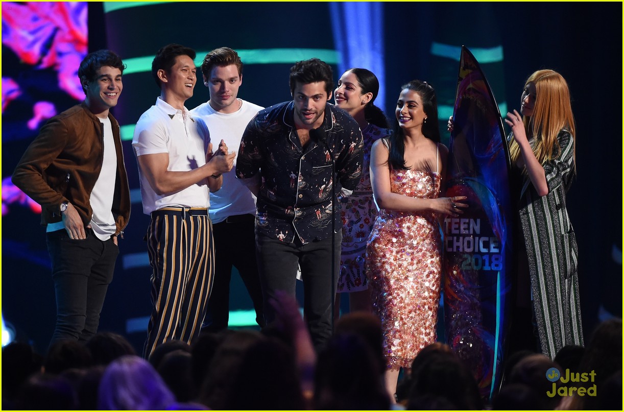 Matthew Daddario Gives Big Thanks To Fans After 'Shadowhunters' Wins ...