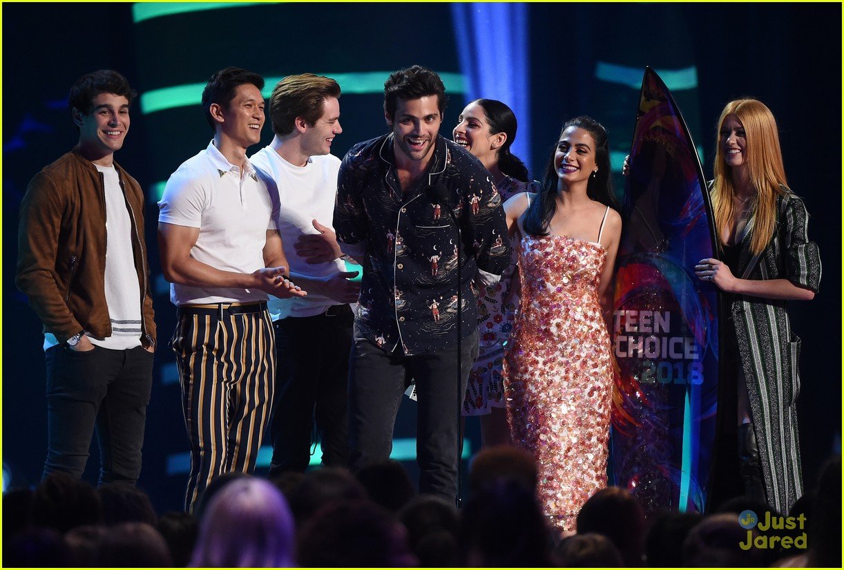 Matthew Daddario Gives Big Thanks To Fans After 'shadowhunters' Wins 