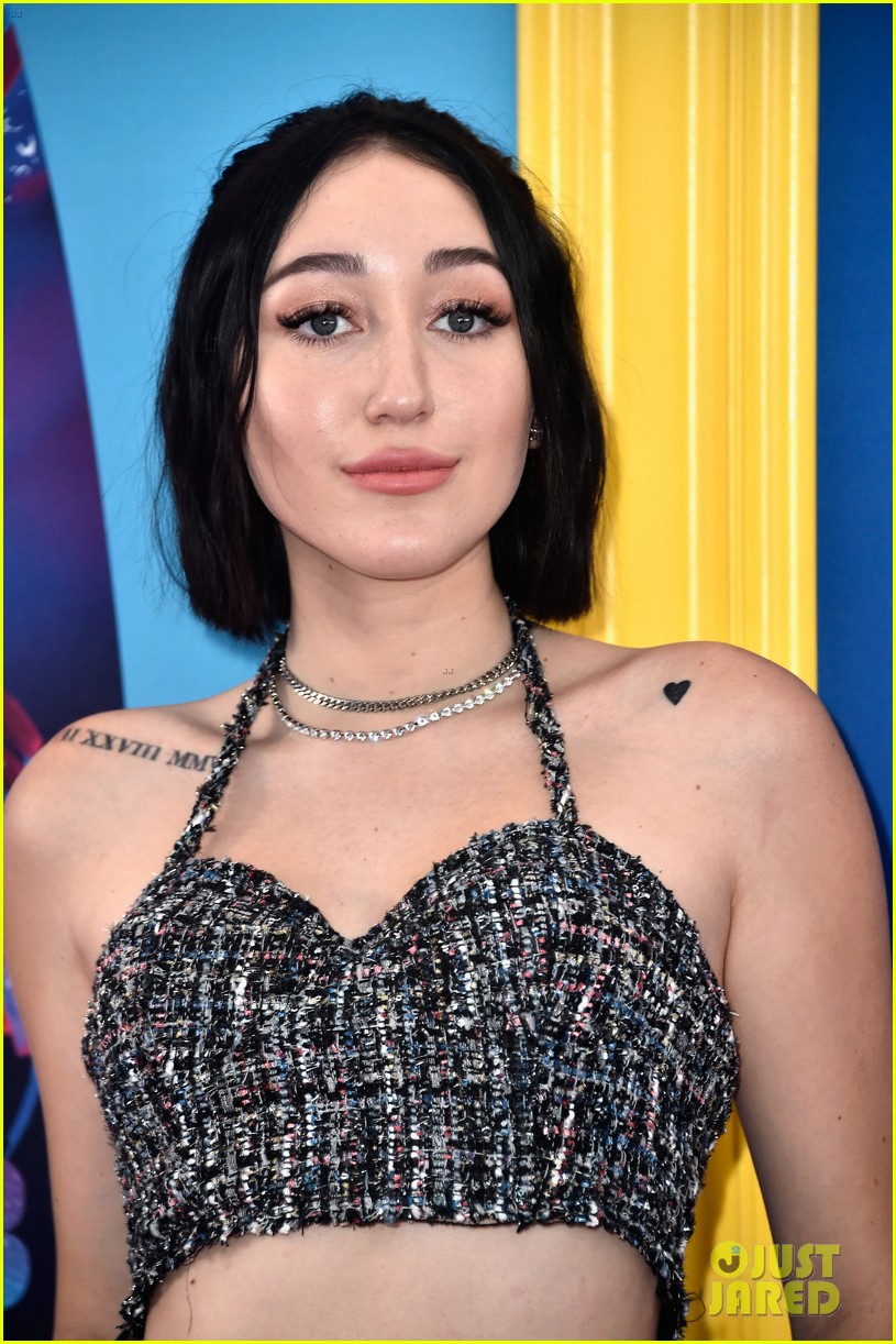 Noah Cyrus & Bebe Rexha Opt For Pant Looks at Teen Choice Awards 2018 ...