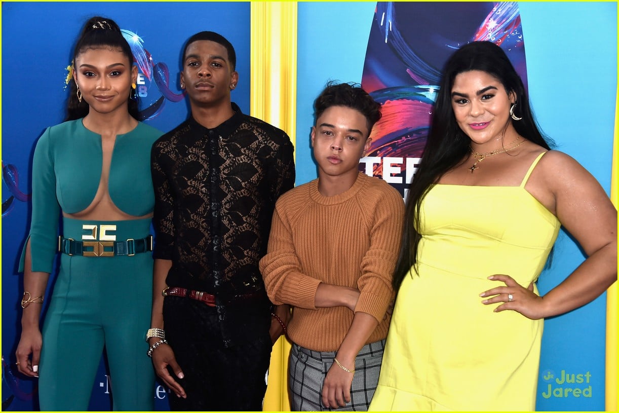 Full Sized Photo of on my block cast teen choice awards 03 | ‘On My