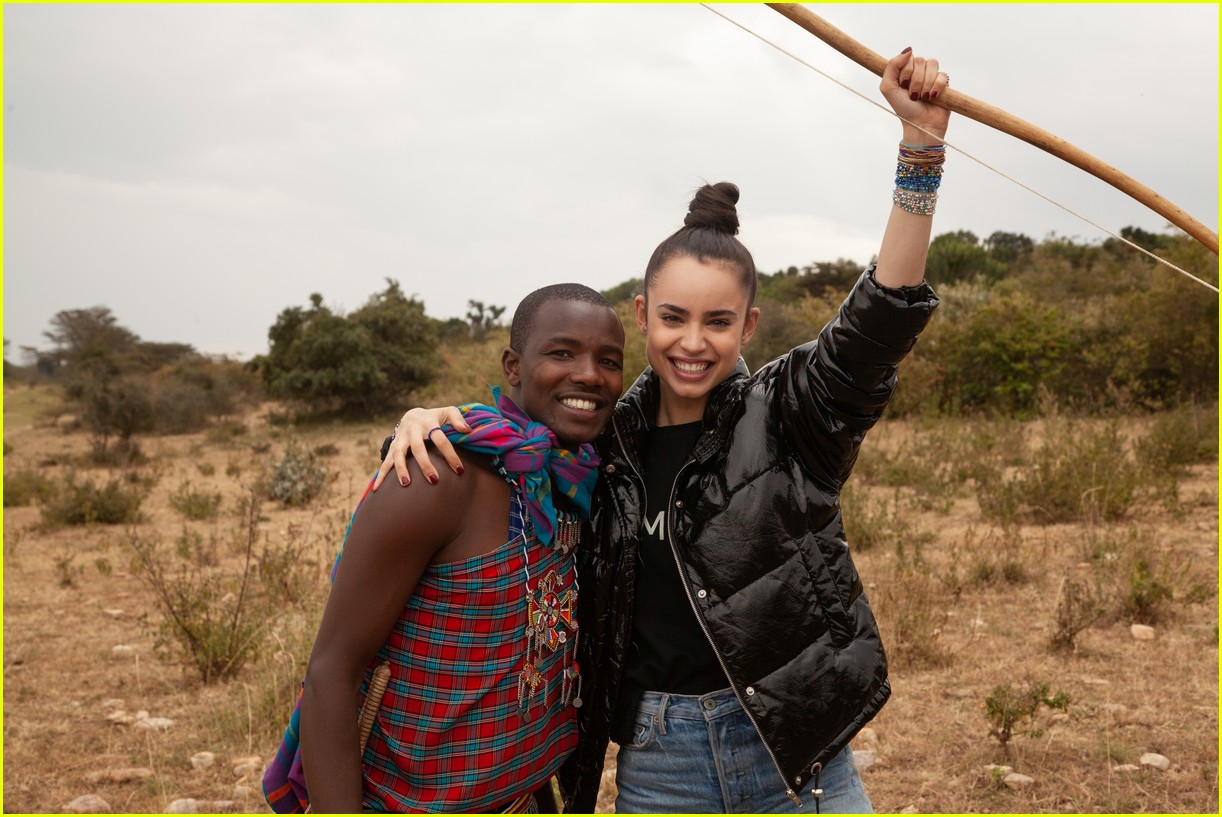 Sofia Carson Volunteers in Kenya on a We Movement Trip! | Photo 1176132 ...