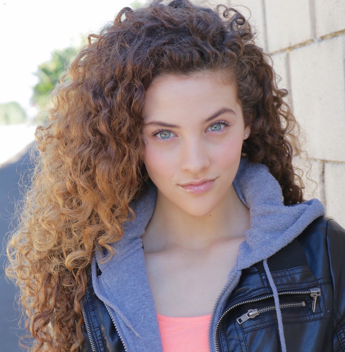 'Boss Cheer' Star Sofie Dossi Shares 10 Fun Facts About Herself | Photo ...