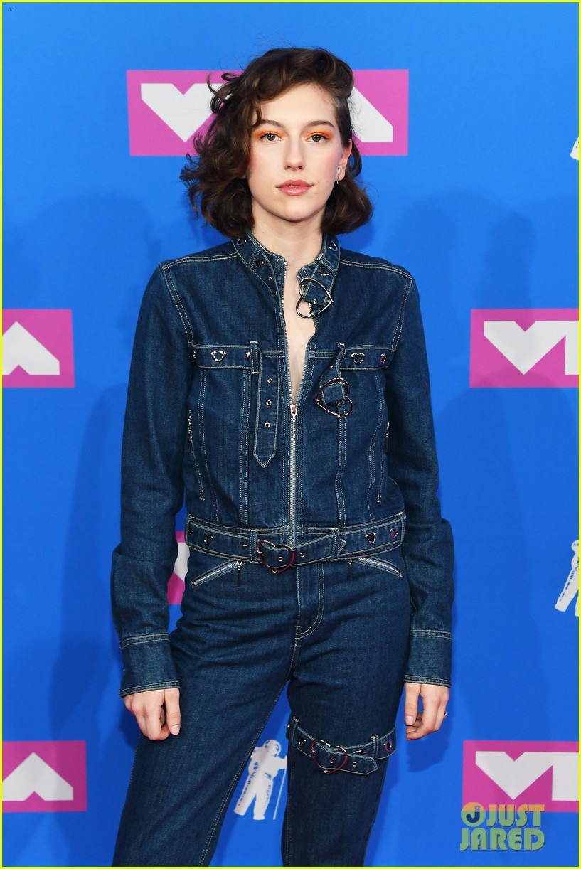 Amandla Stenberg Attends MTV VMAs 2018 with Girlfriend King Princess