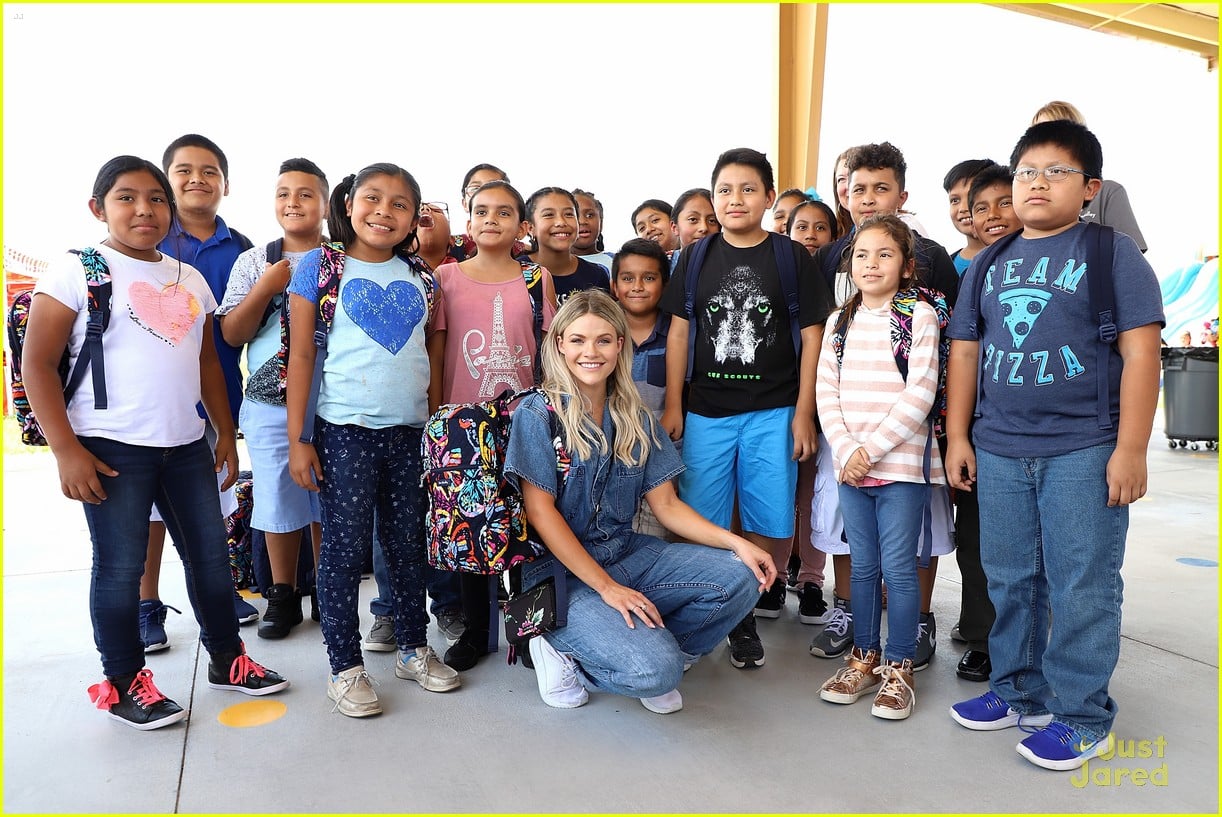 Witney Carson Got So Many Hugs During The Blessings In A Backpack