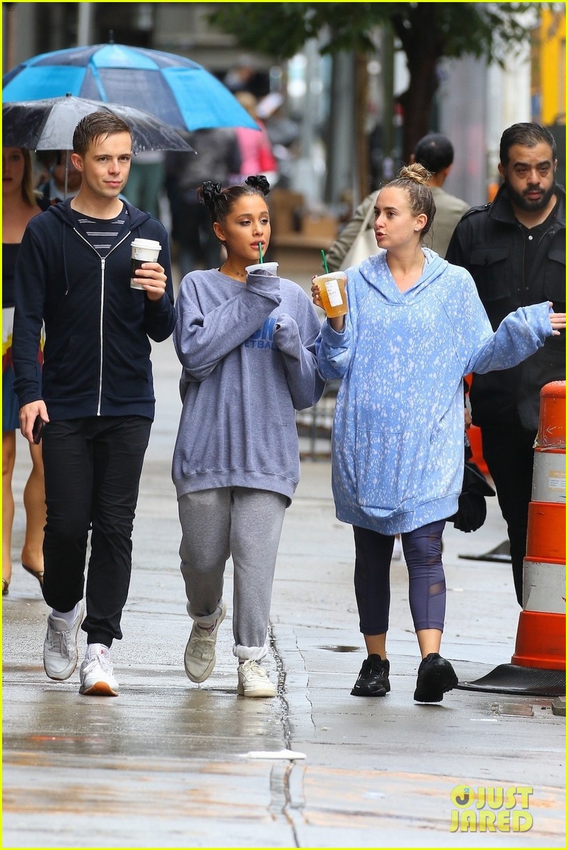 ariana grande friends get drenched rain storm 12