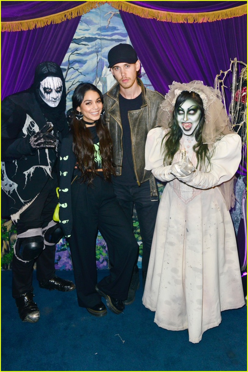 vanessa hudgens channels her inner monster at knotts scary farm with austin butler02