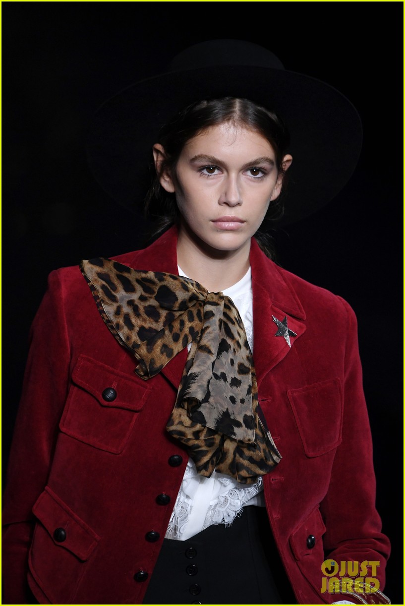 Full Sized Photo of kaia gerber gets support from mom cindy crawford 12 ...