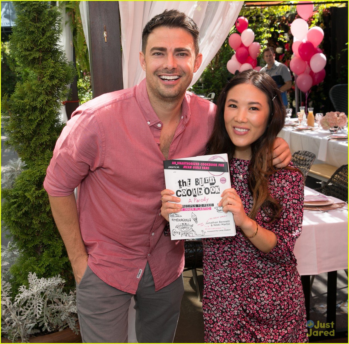 maddie ziegler nia sioux more jonathan bennett cookbook launch 03