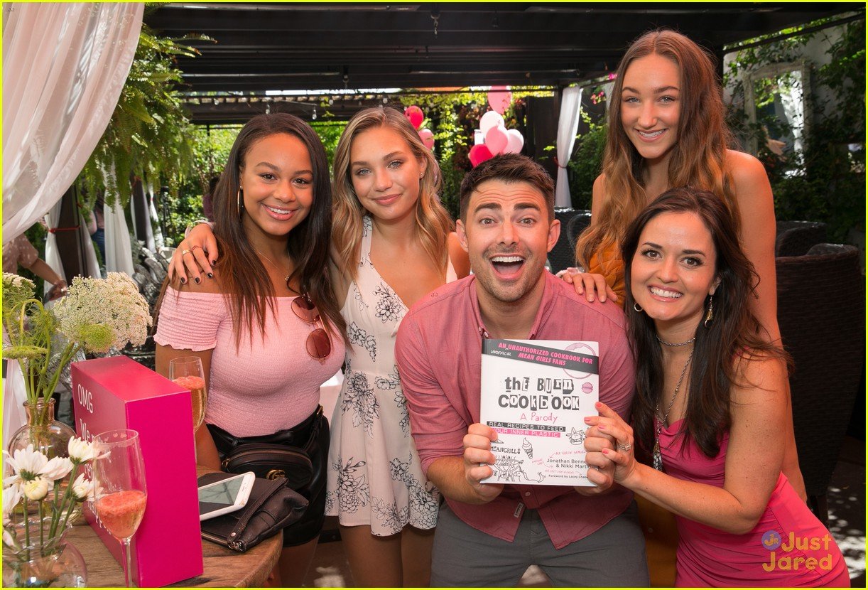 maddie ziegler nia sioux more jonathan bennett cookbook launch 05