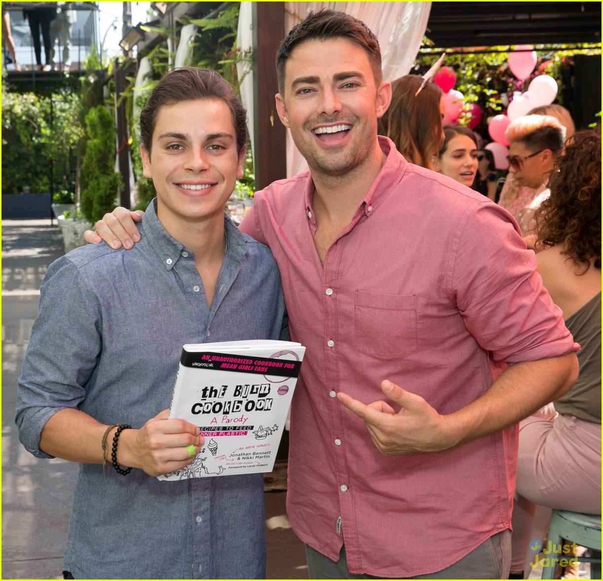 maddie ziegler nia sioux more jonathan bennett cookbook launch 09
