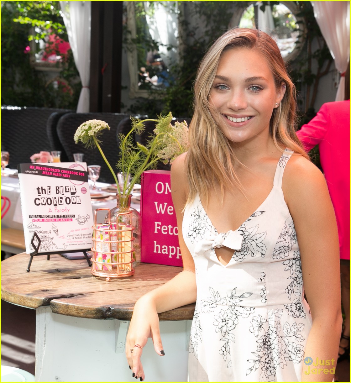 maddie ziegler nia sioux more jonathan bennett cookbook launch 11