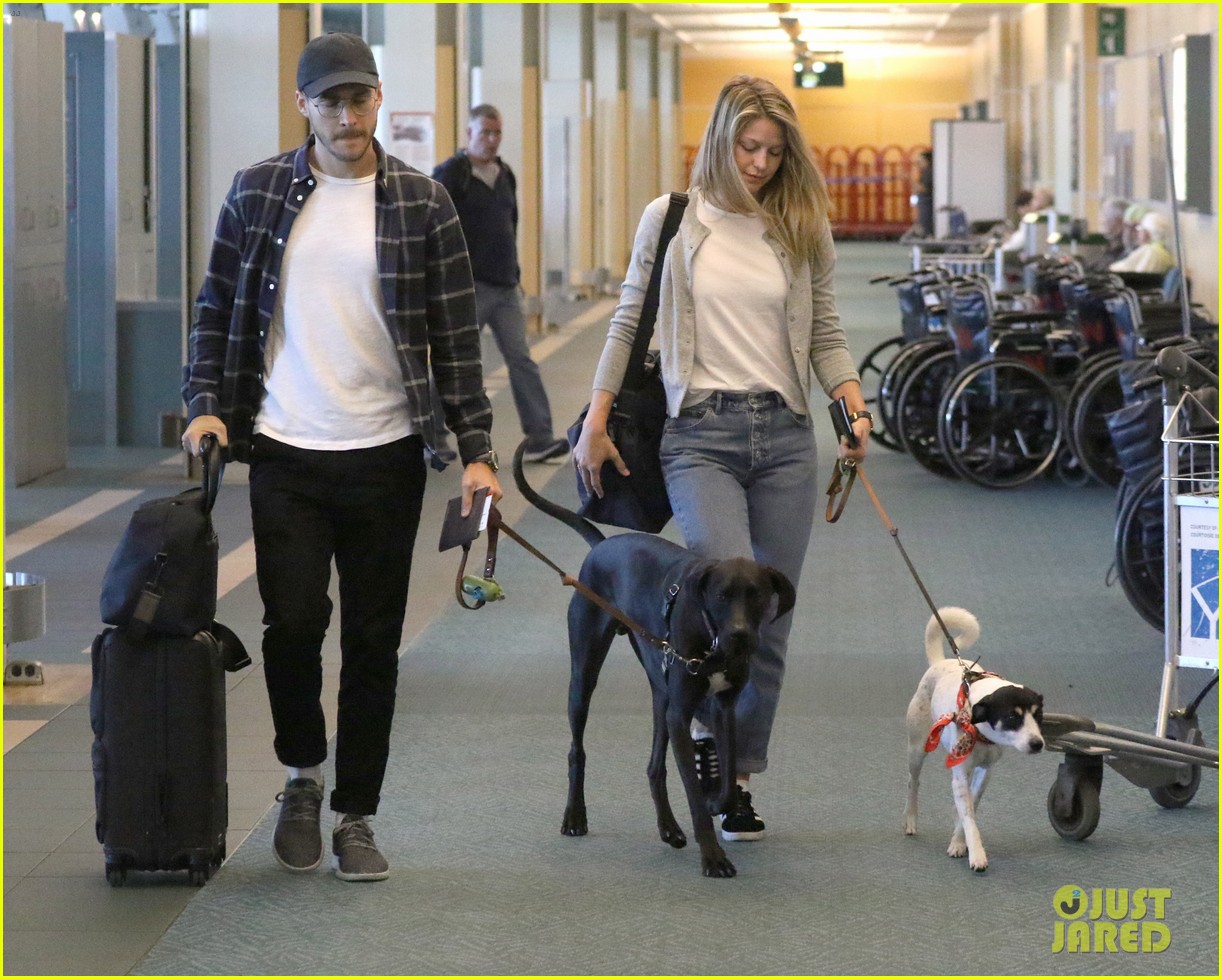 Full Sized Photo of melissa benoist chris wood jet out of vancouver 03