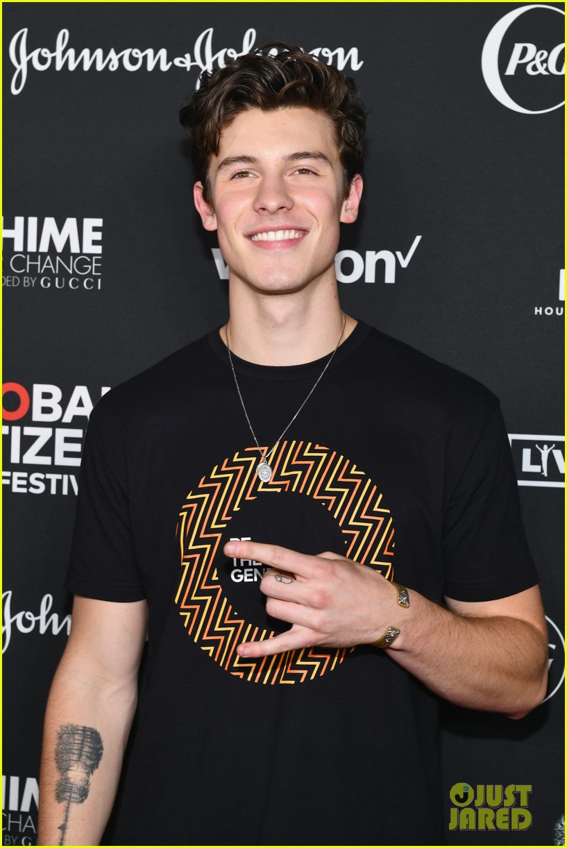 Full Sized Photo of shawn mendes rocks out on stage at global citizen festival 03 Shawn Mendes