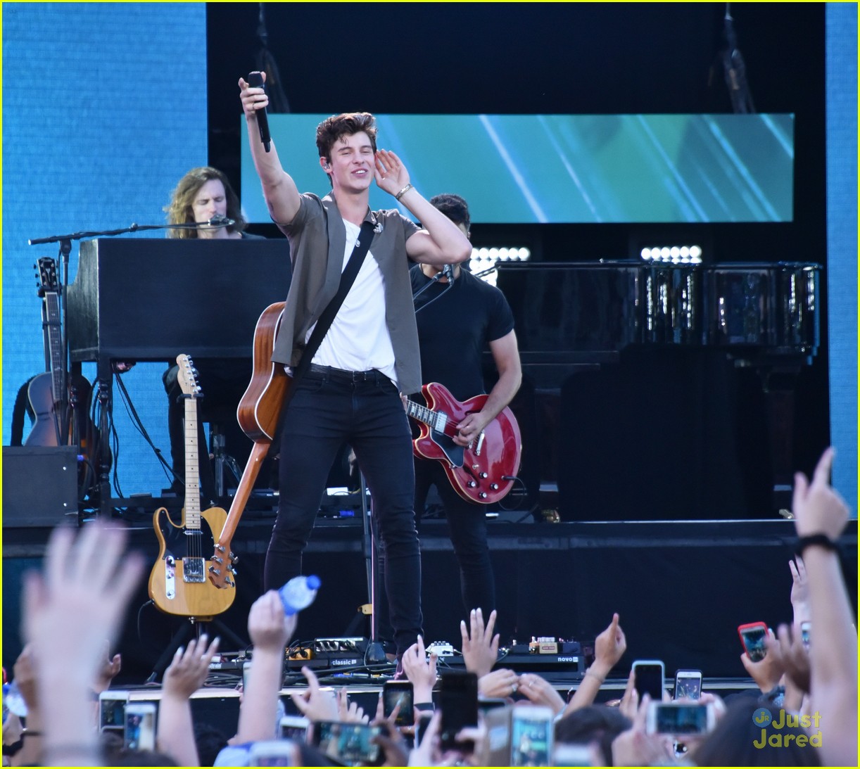 Shawn Mendes To Team Up With Zac Brown Band For CMT Crossroads Episode