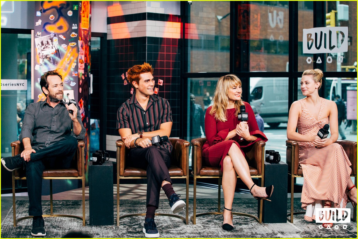 Full Sized Photo Of Kj Apa Lili Reinhart Riverdale Build Series 09