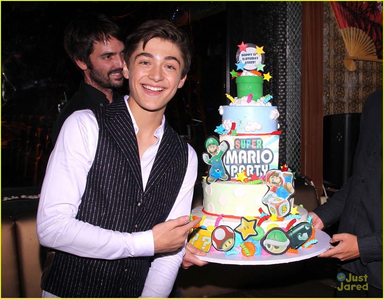 Full Sized Photo Of Asher Angel 16 Bday Nintendo Party Pics 12 Asher